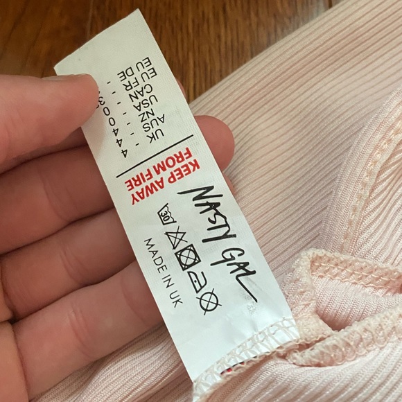 💗SOLD💗 Pink Ribbed Backless Top - Picture 6 of 9